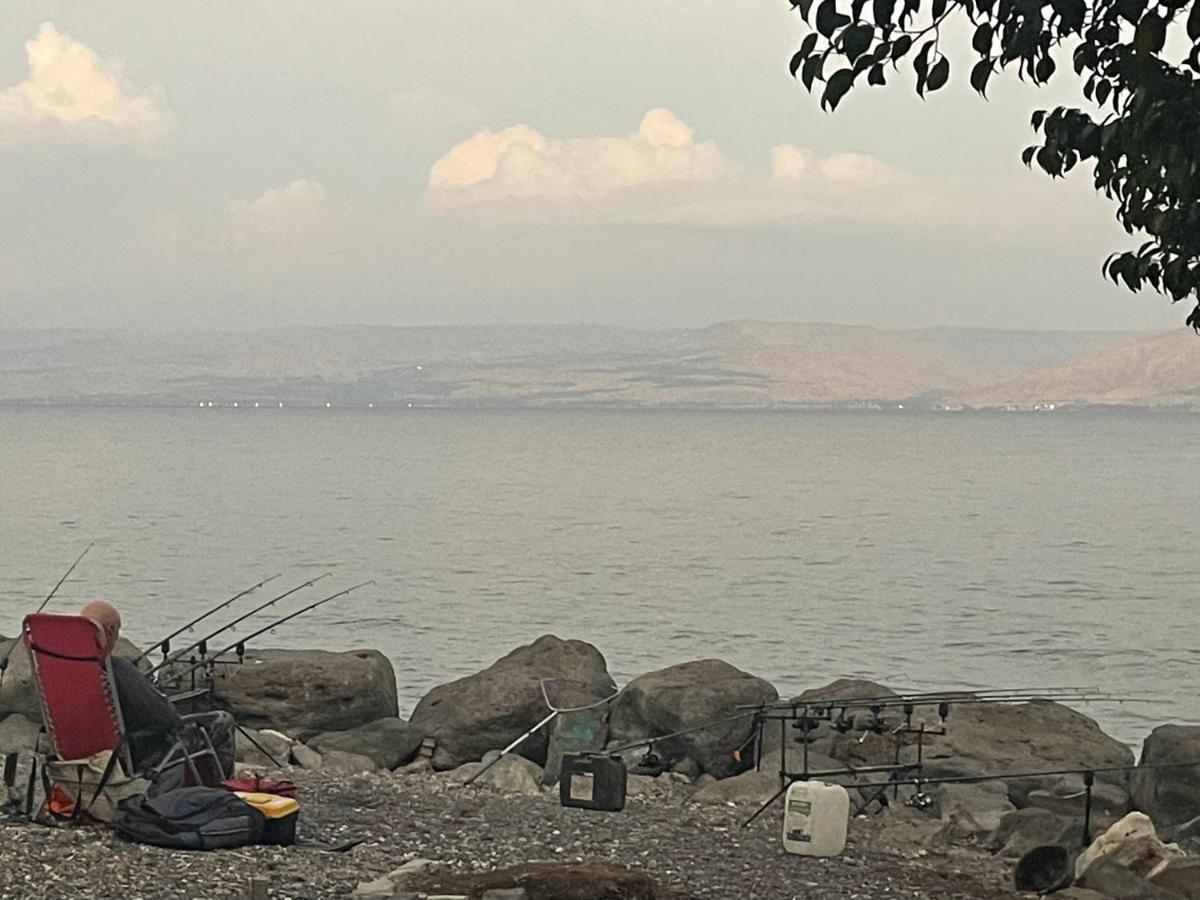 תכלת על הכינרת Light Blue On The Kinneret Lake ทิเบเรียส ภายนอก รูปภาพ