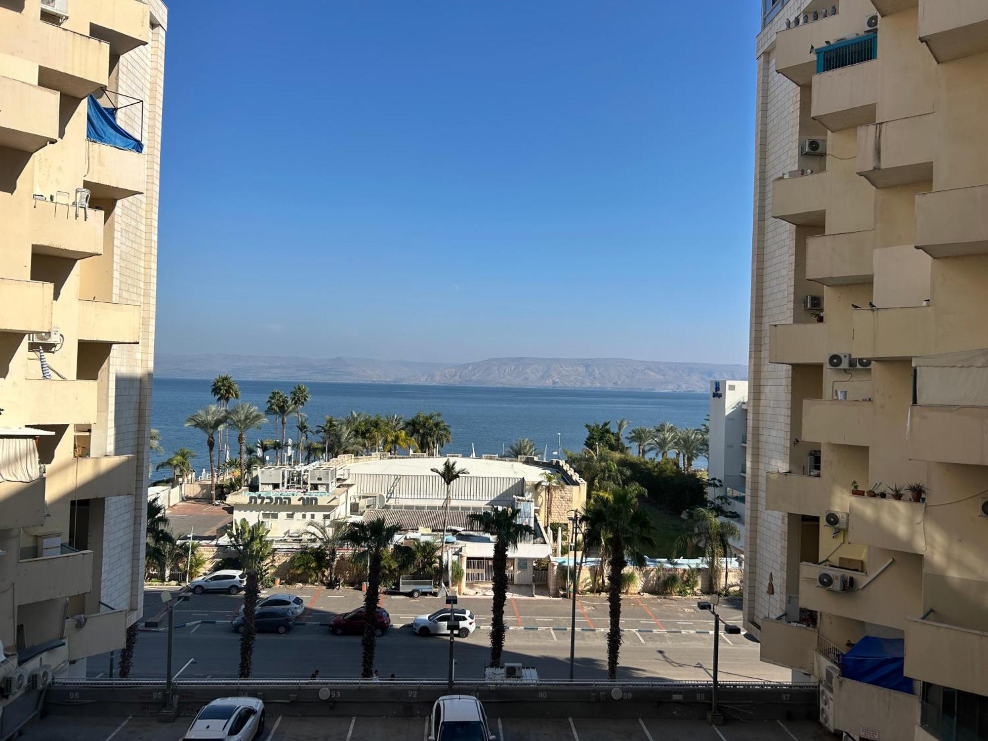 תכלת על הכינרת Light Blue On The Kinneret Lake ทิเบเรียส ภายนอก รูปภาพ