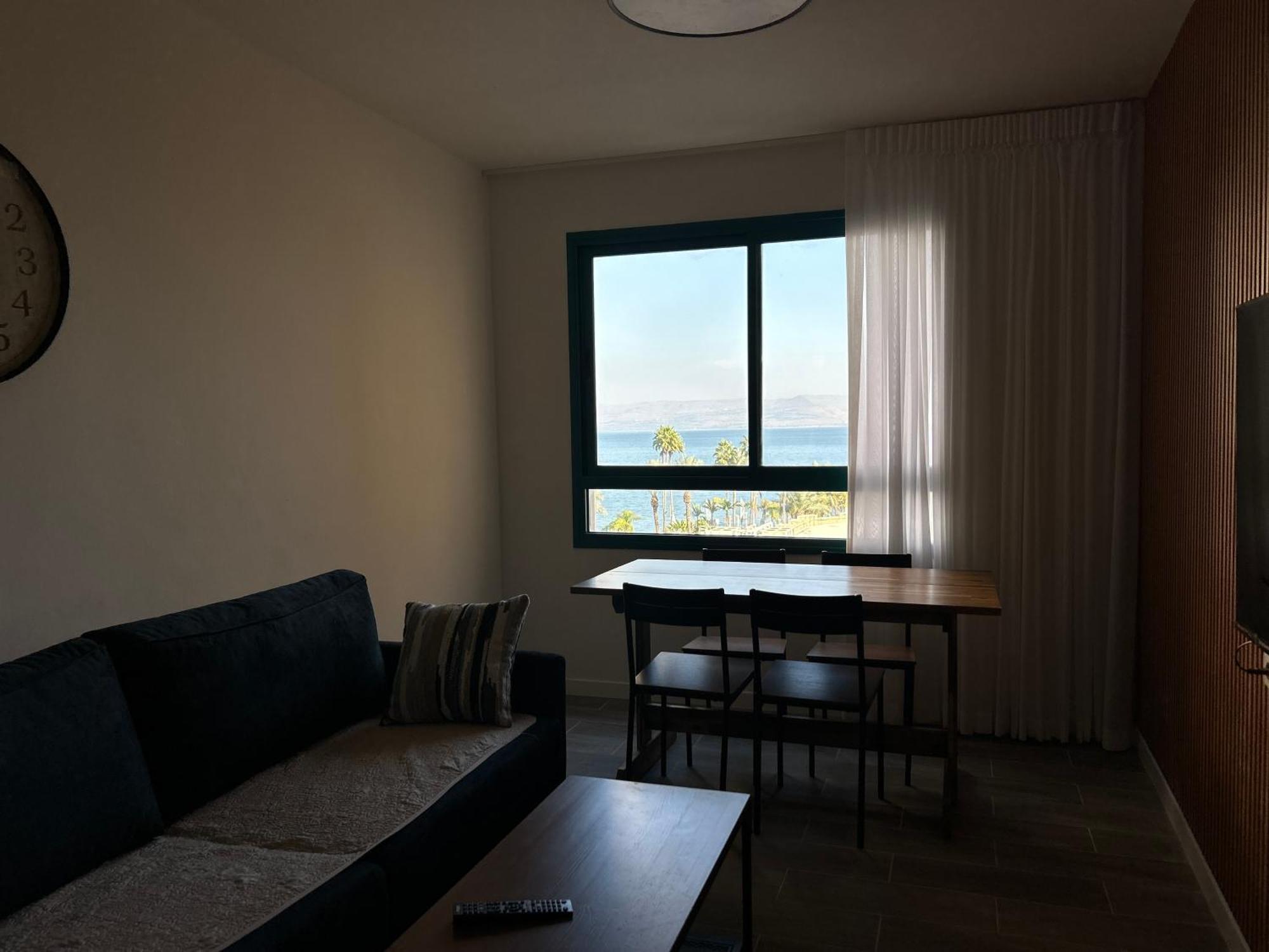 תכלת על הכינרת Light Blue On The Kinneret Lake ทิเบเรียส ภายนอก รูปภาพ